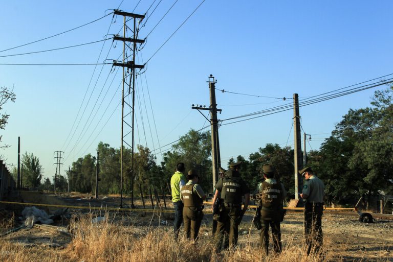 Confirman que torre de alta tensión de la provincia de Arauco fue derribada con uso de explosivos
