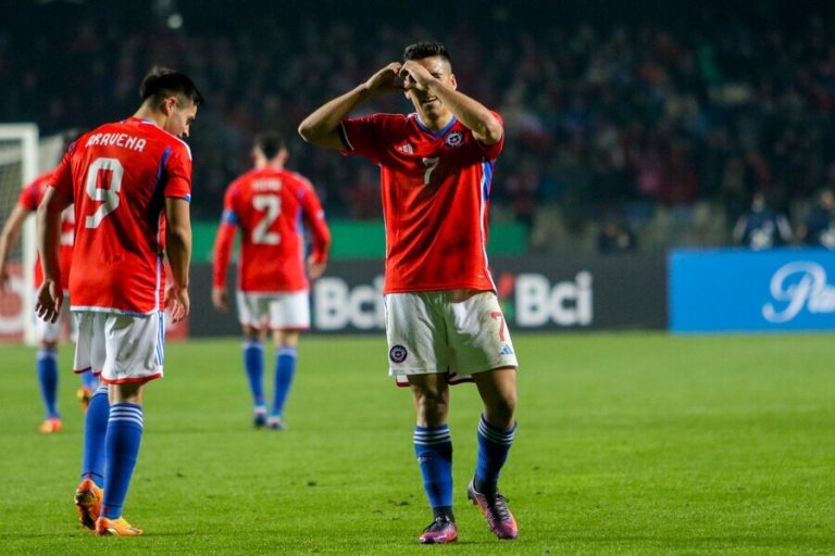 ¡Qué golazo! Marcelino Núñez puso en ventaja a La Roja con un potente remate