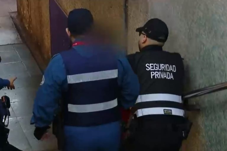 Deben resguardar la seguridad de los usuarios: Así es la jornada de trabajo de una vigilante de Metro