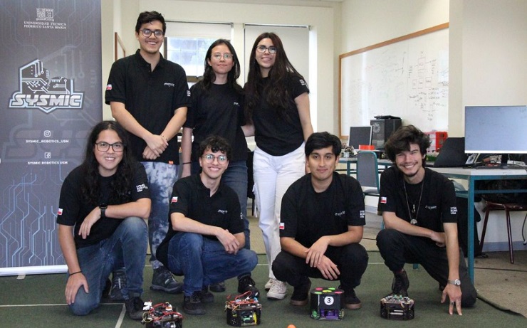 Contra el tiempo: Estudiantes buscan financiamiento para representar a Chile en Mundial de Fútbol de robots
