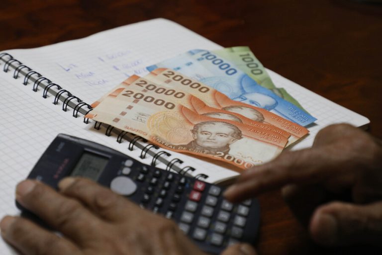 Cámara de Diputados aprueba pago adicional del Bono de Invierno: ¿Quiénes podrían recibir los $60 mil extra?