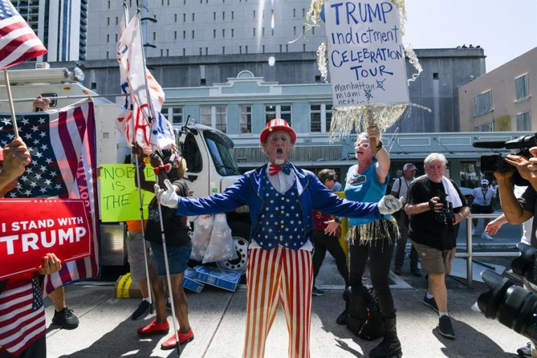 Donald Trump fue procesado por 37 cargos en Miami y se declaró 