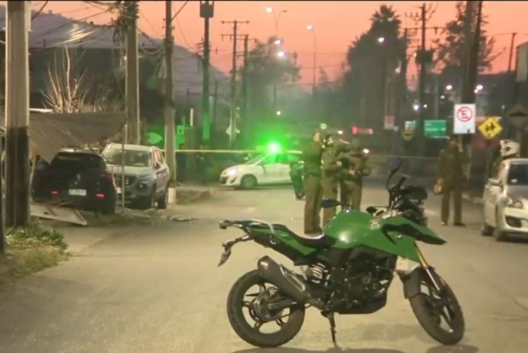 Delincuentes huían de Carabineros y atropellaron a 3 personas en San Bernardo: Una sufrió amputación