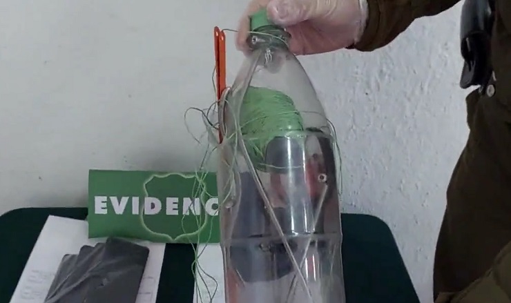 Carabineros sorprendió a sujeto intentando meter 8 celulares en cárcel de Talca: Los lanzó en una botella