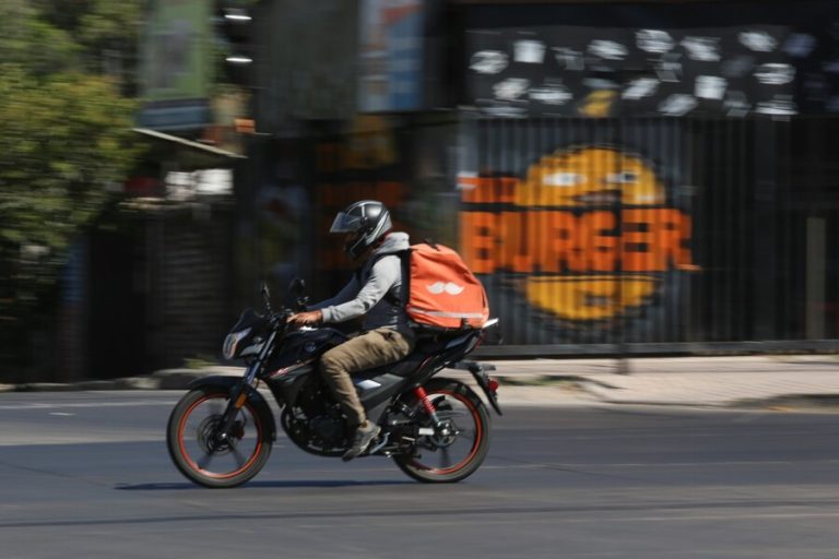 Comercializadas hasta por redes sociales: Así es el tráfico de cuentas en aplicaciones de delivery