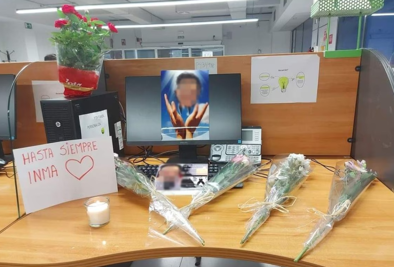 Indignación en España por mujer que murió de un infarto mientras atendía llamadas en un call center