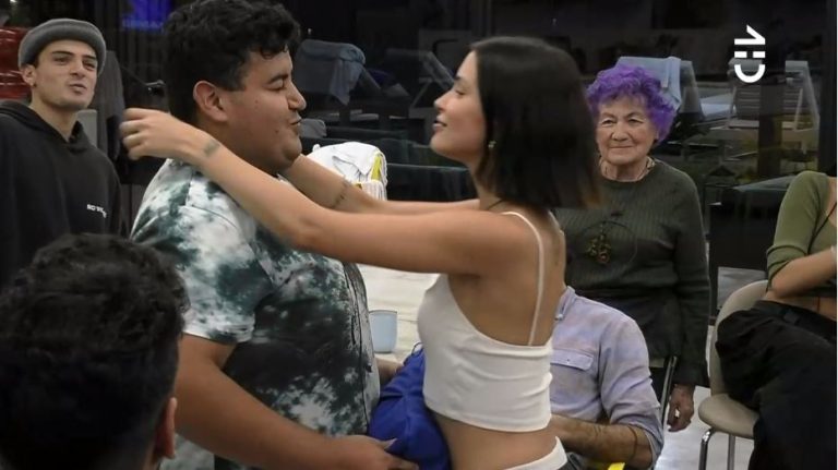 ¿Nació el amor? El impactante, y aplaudido, primer beso en la casa de Gran Hermano Chile