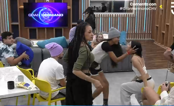 ¿El comienzo de algo más que una amistad? El intenso coqueteo entre Constanza y Viviana en Gran Hermano Chile
