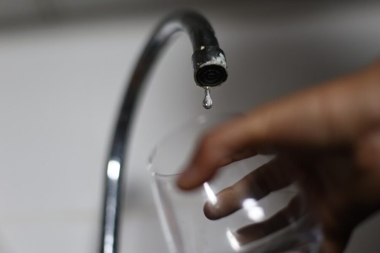 Corte de agua en la Región Metropolitana: ¿Cuánto podría durar y de qué depende la reposición?