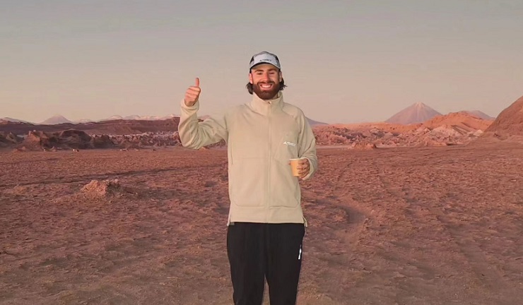 Ben Brereton se luce paseando por San Pedro de Atacama en sus vacaciones: 