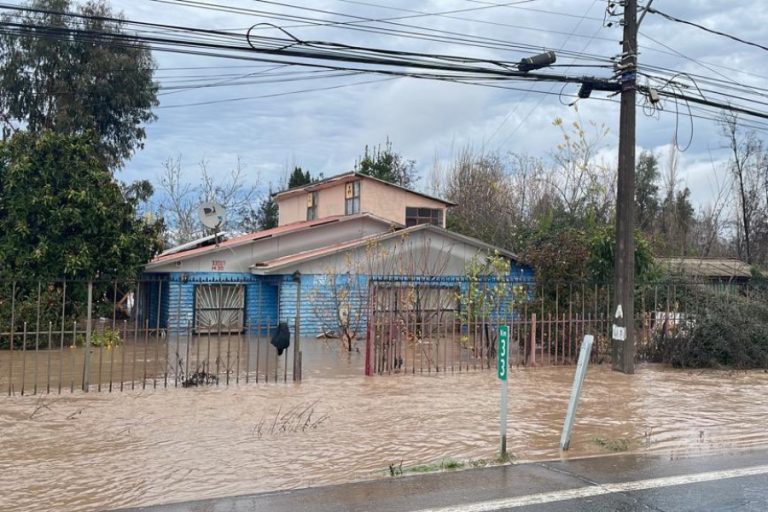 Hasta $1.5 millones: Gobierno anunció Bono de Recuperación para familias con viviendas afectadas por lluvia