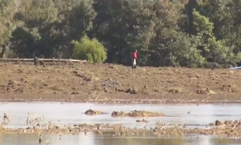 Desde recuperación de predios a créditos blandos: Así es el plan para los agricultores tras el sistema frontal