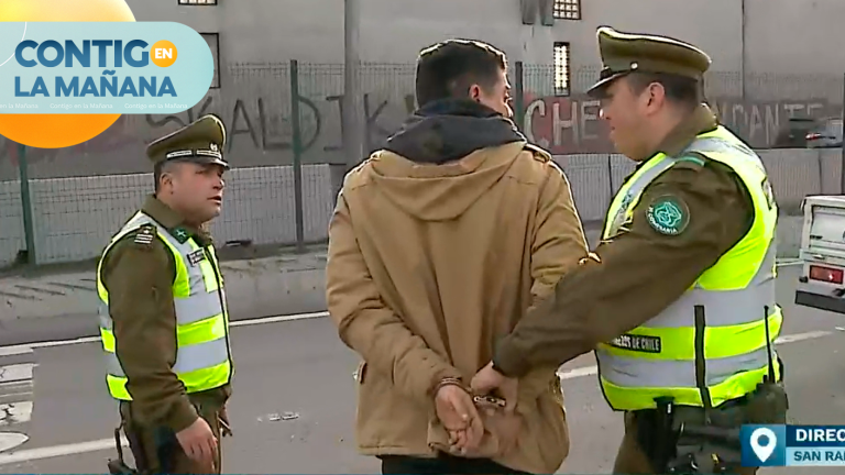 Detienen en vivo a chofer de micro tras ser sorprendido con licencia falsificada