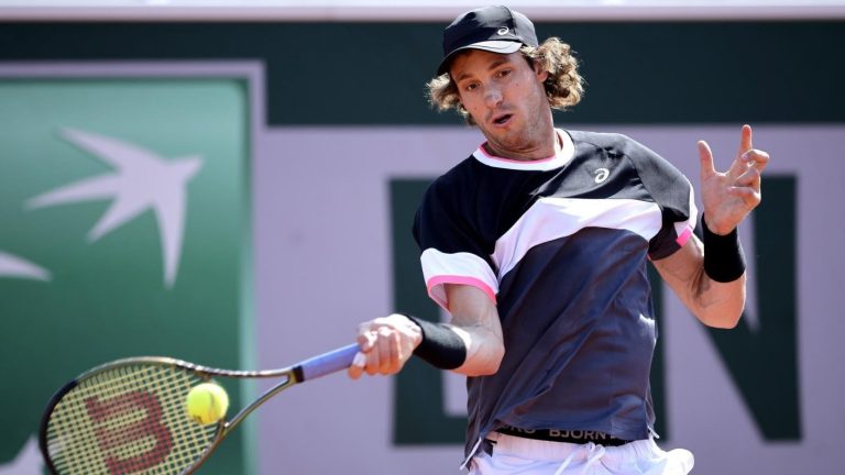Nicolás Jarry ganó y sigue en carrera en Roland Garros
