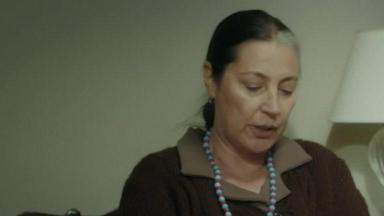 “Me odia en este momento”: Gönül no encuentra consuelo tras el rechazo de su hija