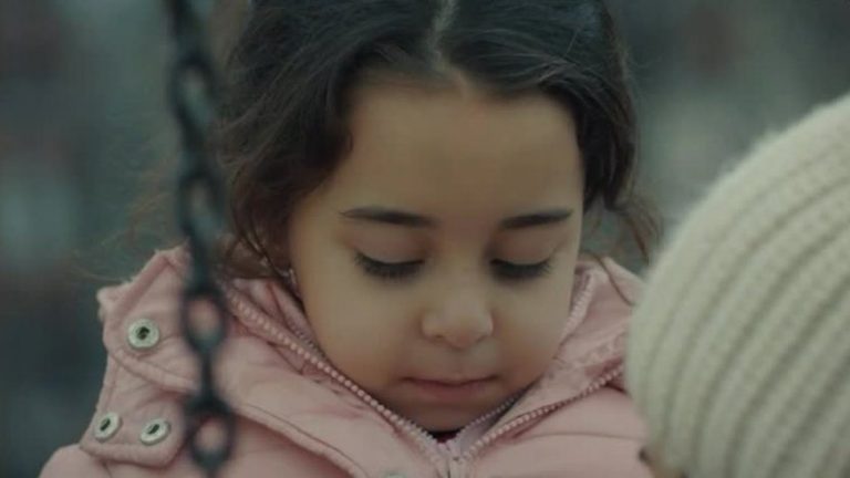 “No pasa nada, maestra”: Turna rechazó a Zeynep en su reencuentro