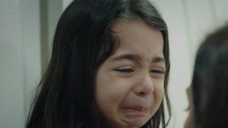 “La policía te puede arrestar”: Melek le hizo una desgarradora petición a Zeynep