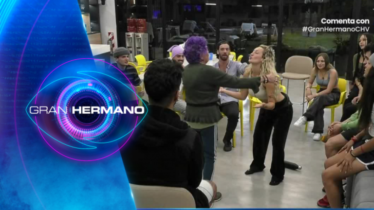 ¿Nuevas parejas? Los participantes de Gran Hermano se desataron jugando a la botellita