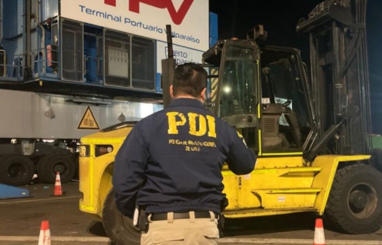 Trabajador murió al ser golpeado por una grúa horquilla en puerto de Valparaíso