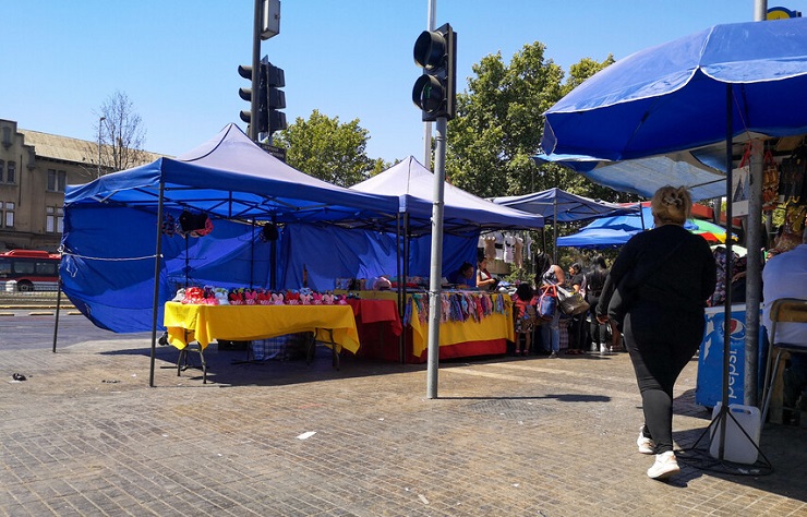 Regresan las mafias: Locatarios de Meiggs acusan disminución de público tras reinstalación de ambulantes