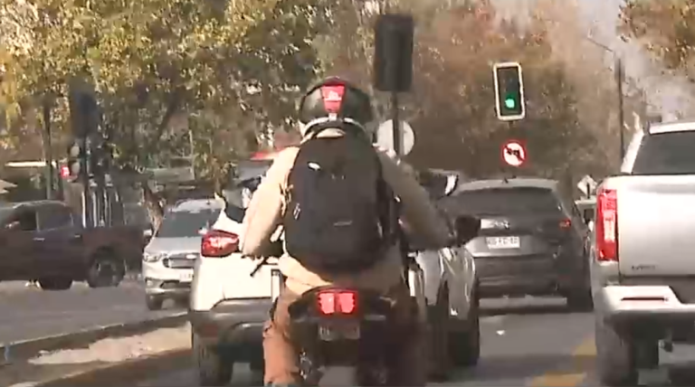 Acompañados de un auto de seguridad: Así operan actualmente los motochorros en la Región Metropolitana