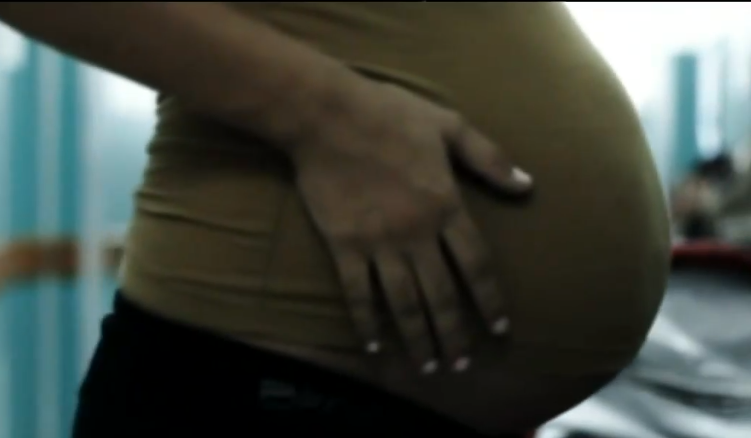 Mujer pide millonaria indemnización tras realizarse operación de esterilización: Quedó embarazada dos veces