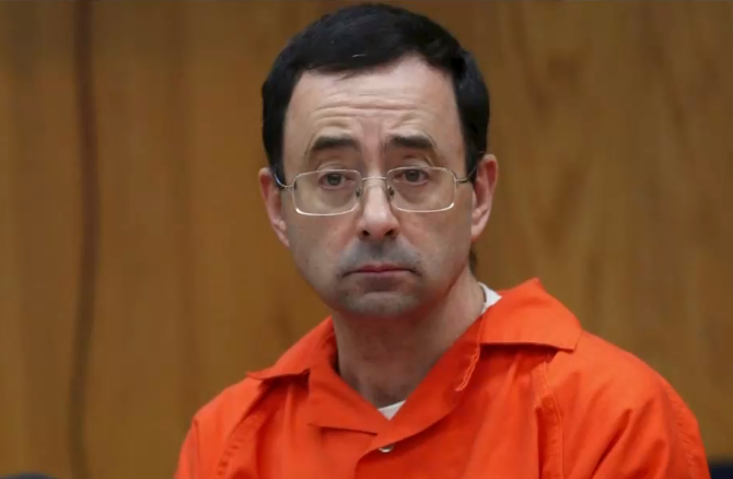 Larry Nassar fue apuñalado al interior de cárcel en Estados Unidos: Abusó sexualmente a cientos de gimnastas