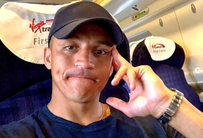 Medio pulverizó a Alexis por su paso por Manchester: 