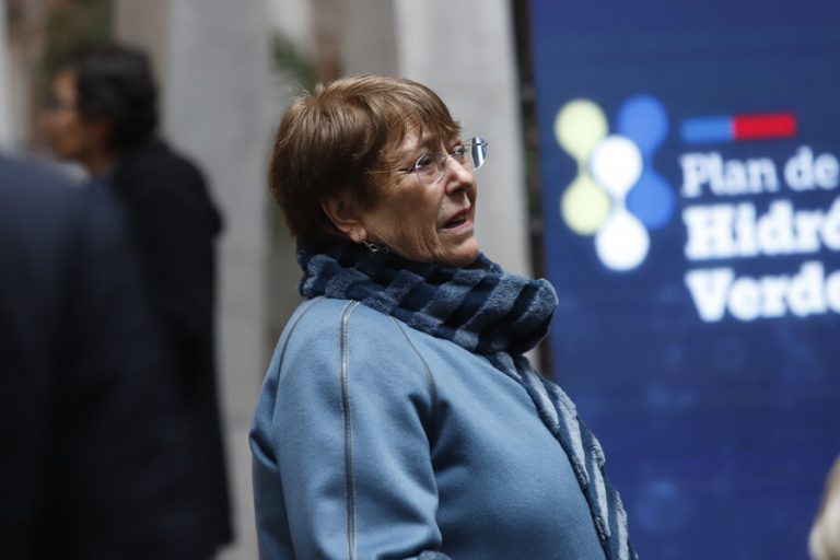 Fiscalía investiga traspaso de fondos del GORE Biobío a fundación creada por ex presidenta Bachelet