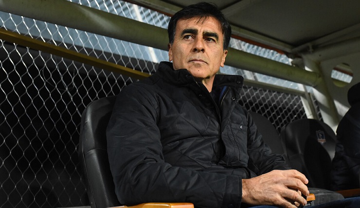 Eliminaciones y caídas humillantes: La cruda estadística de Quinteros con Colo-Colo en copas internacionales