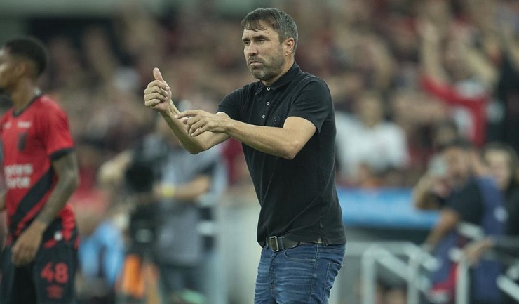 ¡Confirmado! Este será el nuevo entrenador que tendrá Charles Aránguiz en el Inter de Porto Alegre