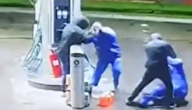 En 40 segundos: Delincuentes golpearon a trabajadores de bencinera y huyeron con $300 mil en efectivo