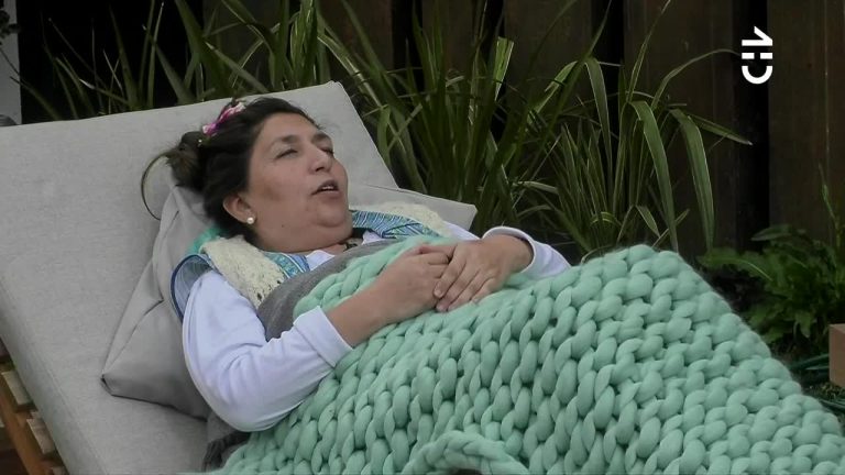 ¡Sin moverse de la casa! Jennifer viajó a Chiloé con “el velo de la invisibilidad”