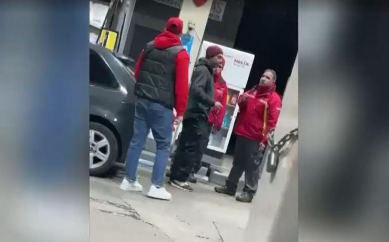 Registran insólita discusión en bencinera de Valparaíso