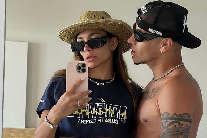 Lisandra Silva respondió a seguidora por rara teoría de su relación: 