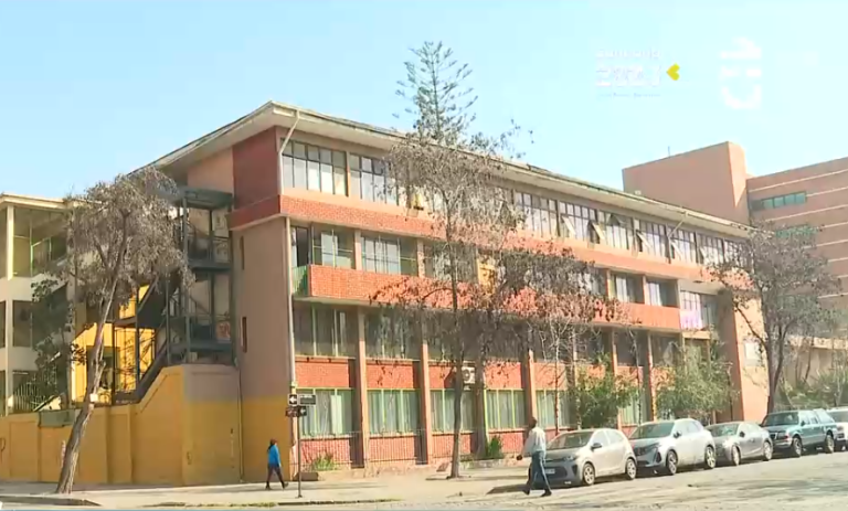 Estudiante de 17 años fue apuñalada en el baño del Liceo Darío Salas: Habría sido una compañera