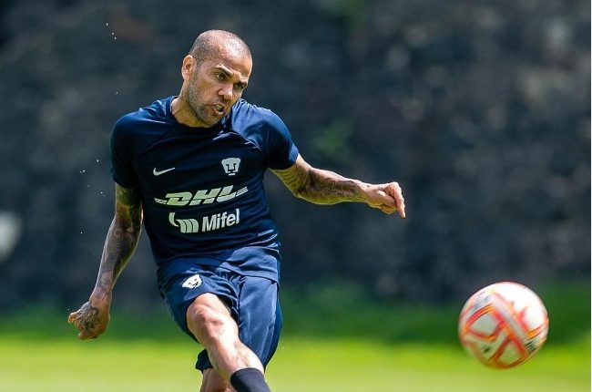 Dani Alves irá a juicio por presunta violación a joven y arriesga hasta 10 años de cárcel