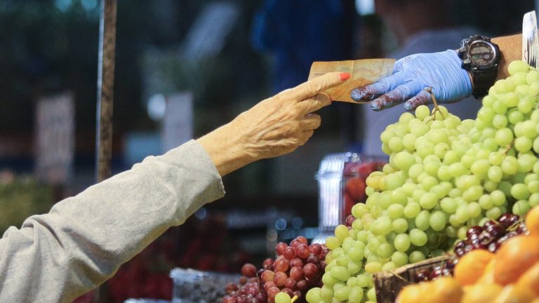 El impacto del temporal en el precio de los alimentos: Lechugas y papas han sufrido las mayores alzas