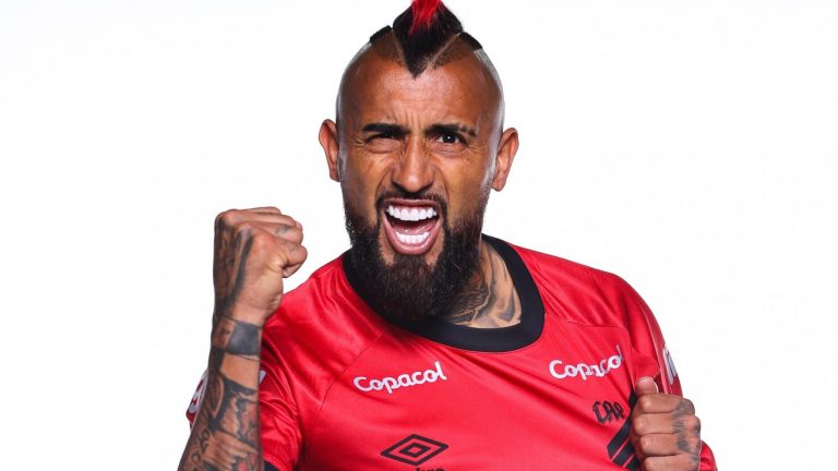 ¡Con la 23 en la espalda! Arturo Vidal fue presentado oficialmente en su nuevo club de Brasil