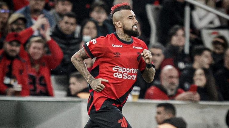 El domingo de furia de Arturo Vidal: Los descargos contra Jorge Sampaoli y los hinchas de la U