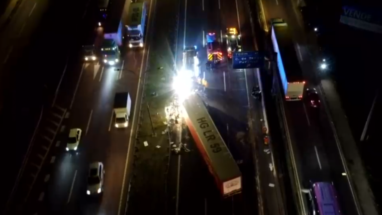 Fatal choque de camión mantiene la Ruta 5 Sur cortada: Conductor de 49 años murió en el lugar