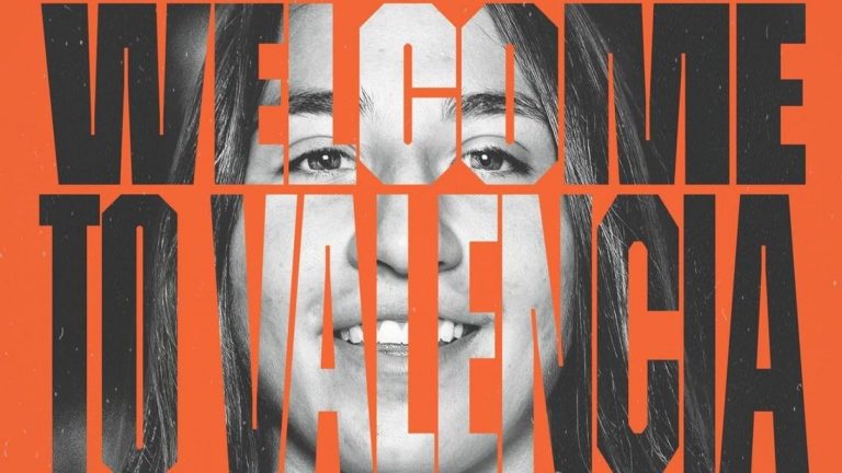 ¡De tercera a primera división! Antonia Canales fue presentada en el Valencia CF