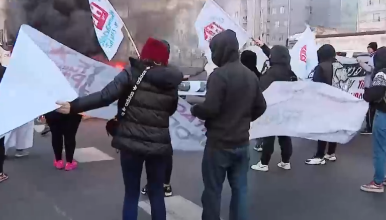 Renca, La Granja y Maipú: Personas protestaron con barricadas por una vivienda digna y generaron cortes de tránsito