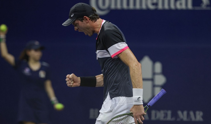 Jarry sobrevive a dura batalla y va por el máximo favorito en los cuartos de final de Los Cabos