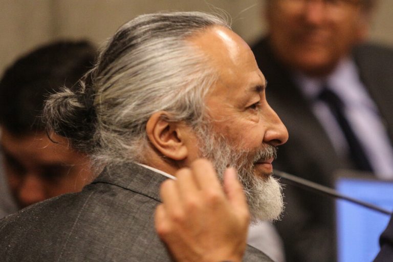 Ex animadora de TV habría pagado $250 mil a Parived por bolsa de “tierra santa”