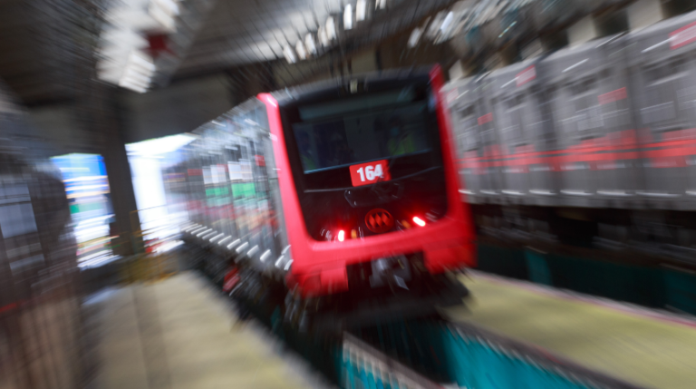 Metro de Santiago anunciará trazado definitivo de la Línea 9: Sumarían nuevas comunas y estaciones al proyecto