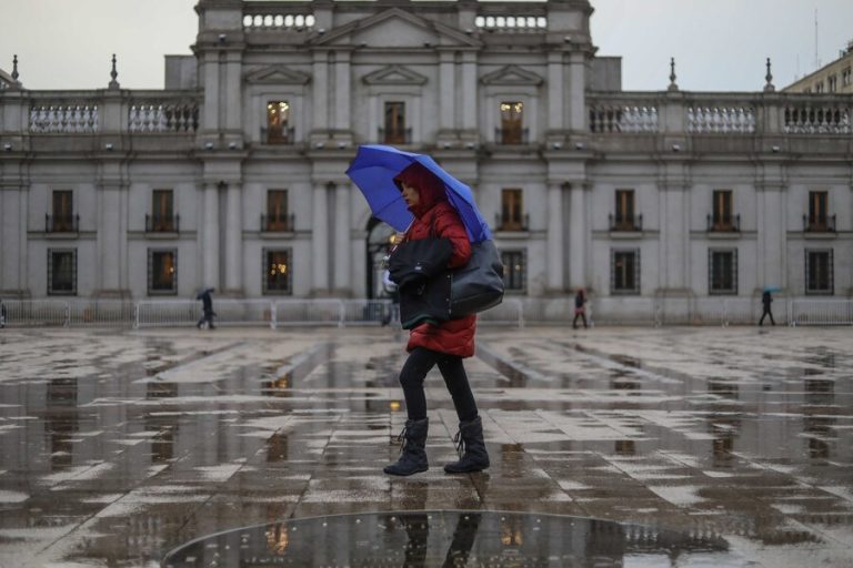 ¡A preparar los paraguas! Pronostican precipitaciones para esta semana en la Región Metropolitana