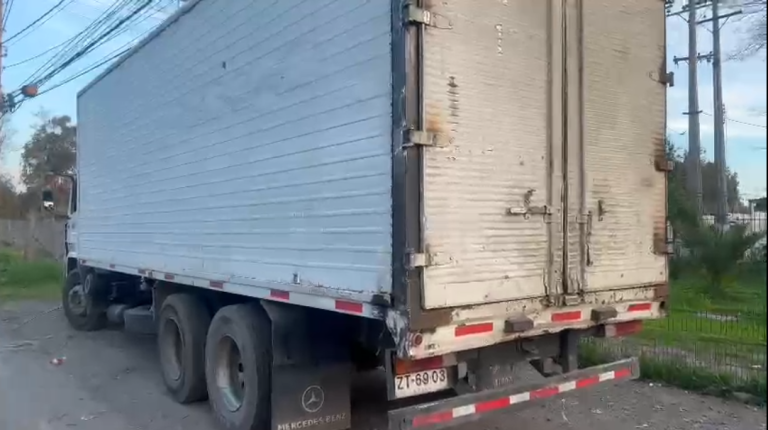 Detienen a acusados de robar camión con 30 vacunos en San Bernardo