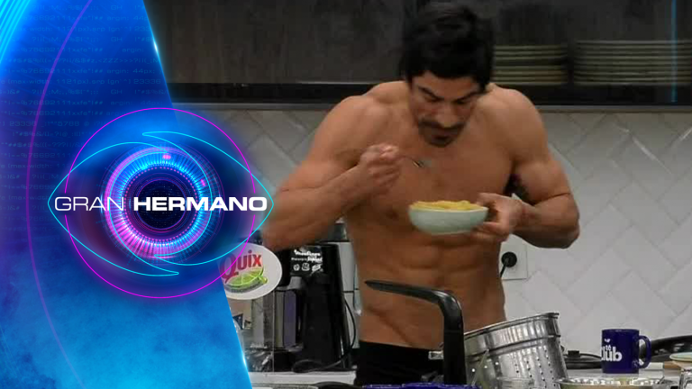 Modo ninja: Sebastián se levantó temprano para comer a escondidas de sus compañeros