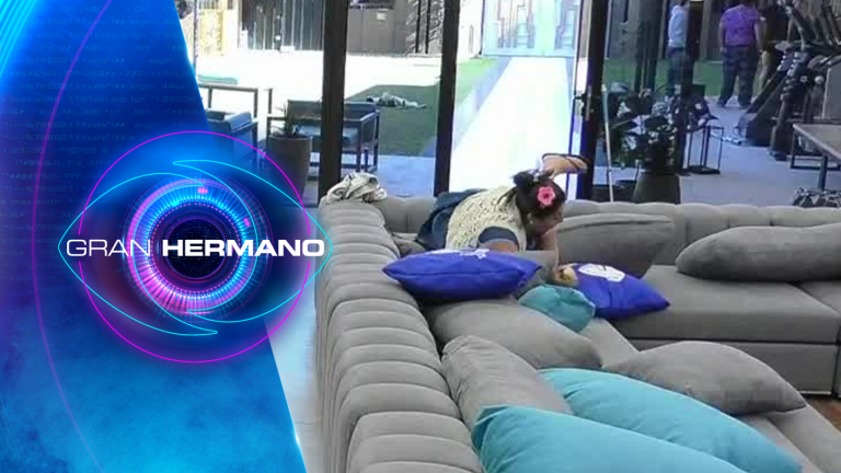 ¡Pura sensualidad! Jennifer sorprendió a sus compañeros con coqueto baile